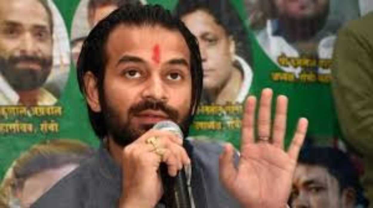मेरे साथ राजनीति करने वाले कुछ जयचंद जैसे लालची लोग: तेज प्रताप यादव